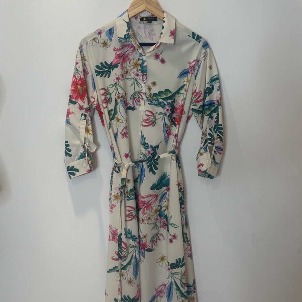NYMPH Floral Print Dress - Cream/Pink.
Removable belt. Size L. (Fits like a 10) - Picture 3 of 15